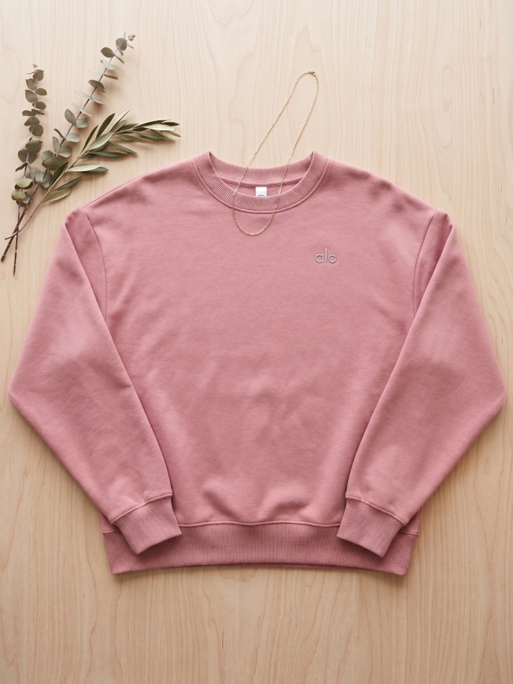 Lowest Price. ALO Yoga Vintage Pink Accolade Dusty Pink Crewneck Sweatshirt